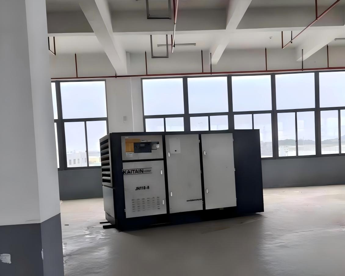 泉州某家居厂开山空压机移机到位，期待节能大升级